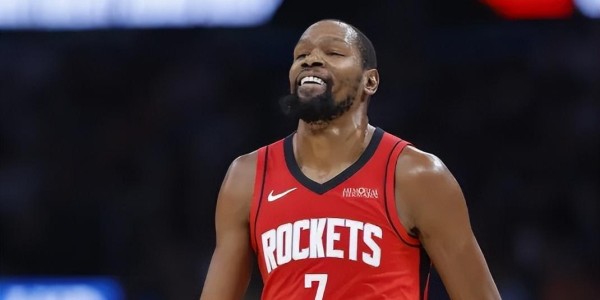 乐鱼体育APP-溃败掘金发布会！乌度卡全程甩锅不满攻守，直指杜兰特被包夹问题